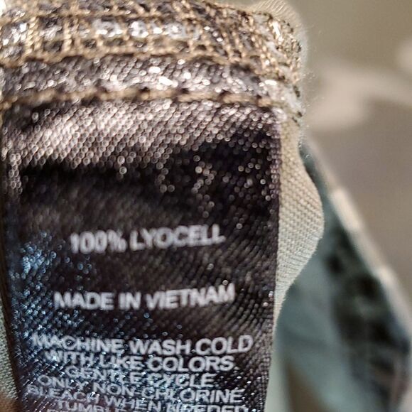 Express green camoflage chambray tunic - Picture 9 of 9